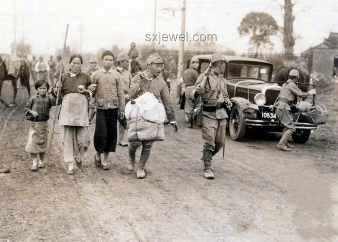侵華日軍后代替父輩下跪謝罪：歷史傷痕的愈合之道