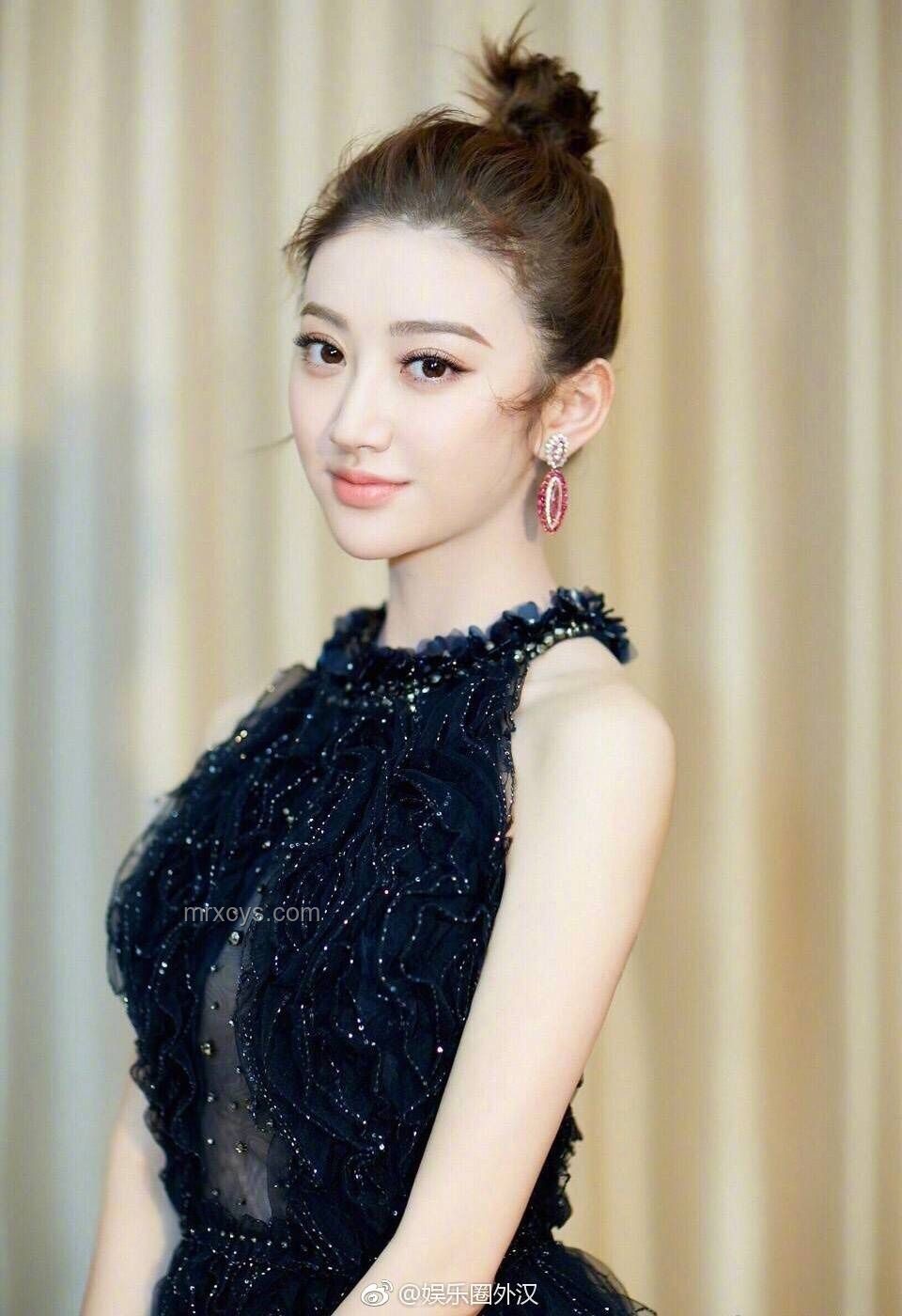 權(quán)恩妃好辣風(fēng)格打造指南：時(shí)尚與魅力并存