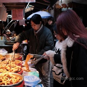 鄭州五星級(jí)酒店擺攤賣鹵味，高端轉(zhuǎn)型新路徑？