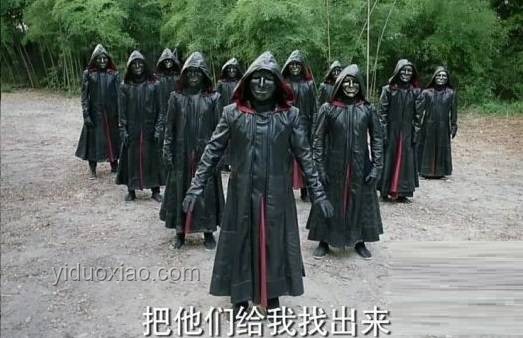 黑厄黑袍與面具背后的深層動因：劇情需求還是另有隱情？
