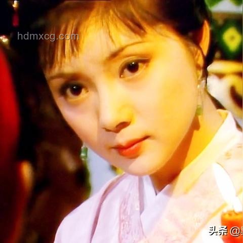 薛寶釵看賈寶玉「通靈寶玉」：有心還是即興？深度解析