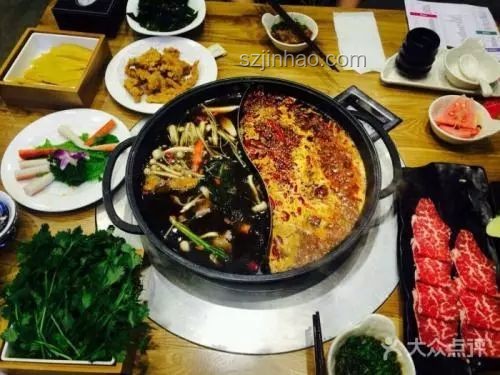 “煮波也是好起來了！”：美食博主轉型直播帶貨的成功案例