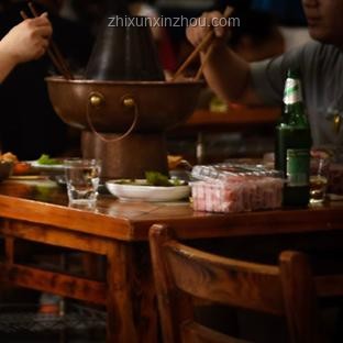 奢侈蘸料與普通百搭蘸料對比分析：品質、口感、適用性與性價比