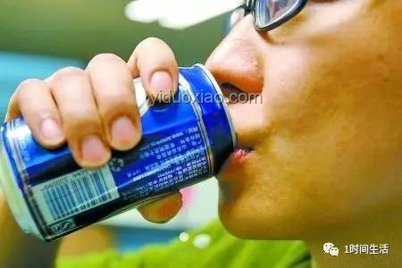 大學(xué)生喝開封3天飲料致細(xì)菌感染：飲品安全知識(shí)普及