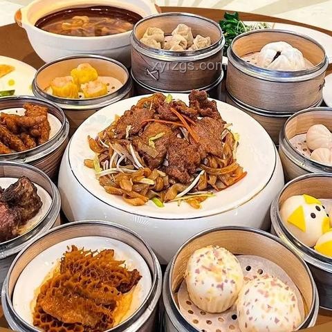 “報恩荔枝樹”真假對比：自然奇觀與AI生成辨析