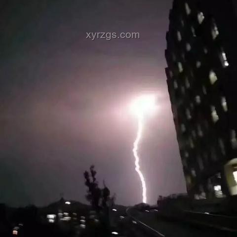三預警齊發(fā)下全國多地暴雨天氣對比分析