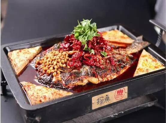 青島驚艷餐館對比分析：美食、環(huán)境、服務(wù)與性價比