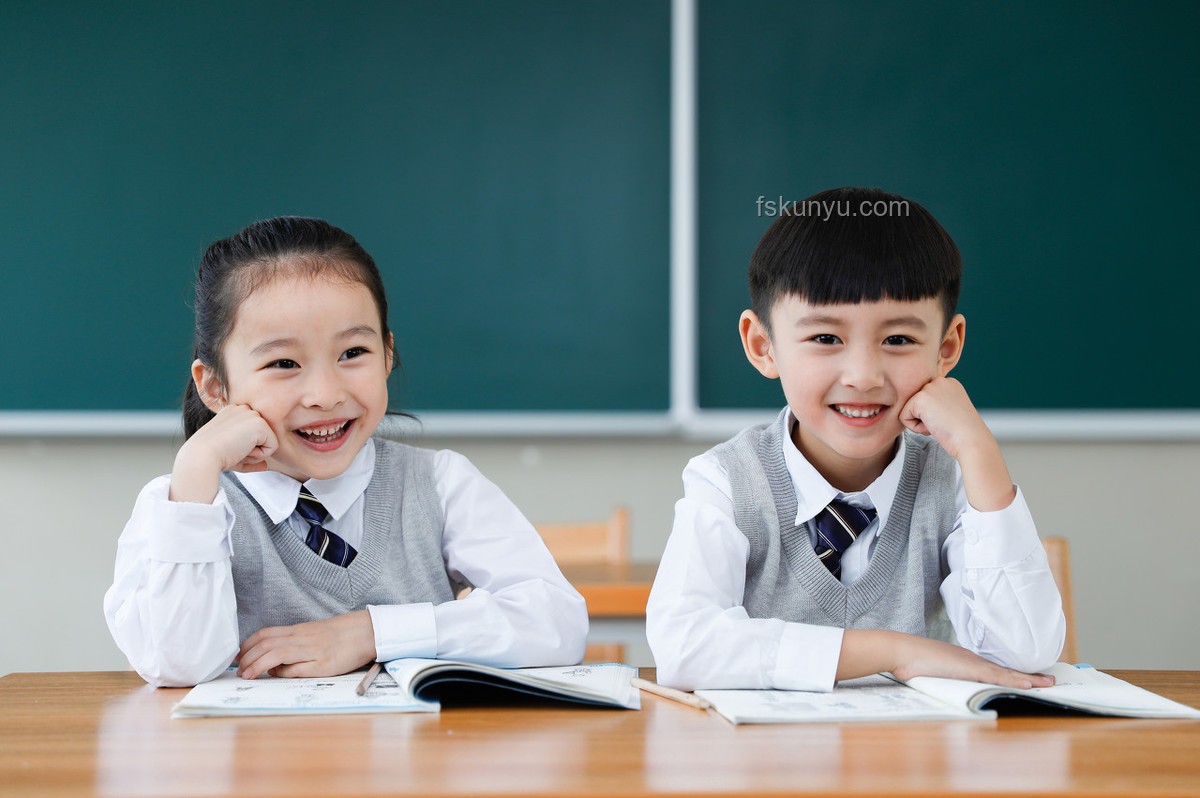 抑郁癥少年與老師的批評(píng)：站在一起的重要性研究