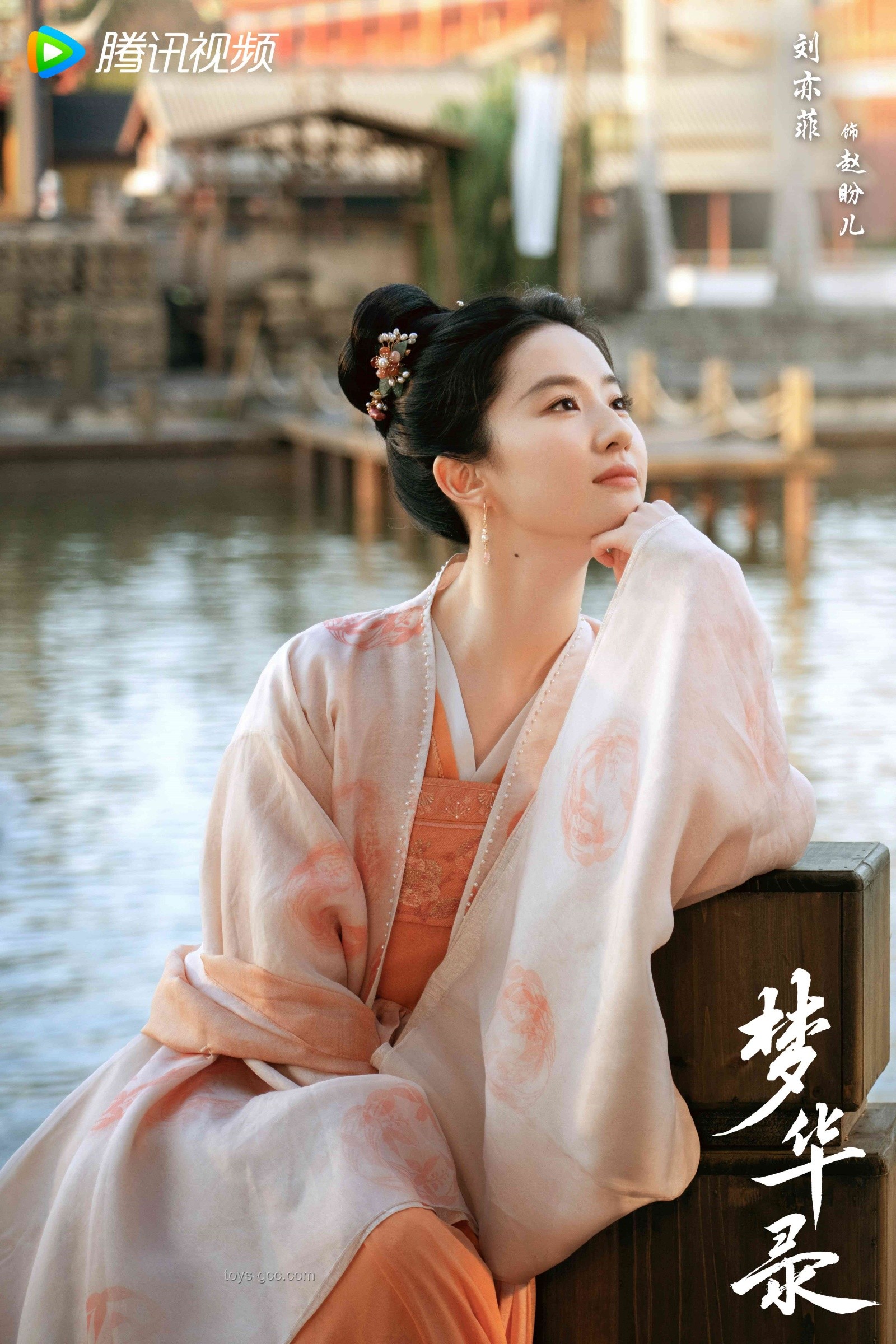 劉亦菲萬茜白玉蘭合照引熱議，展現東方美學魅力