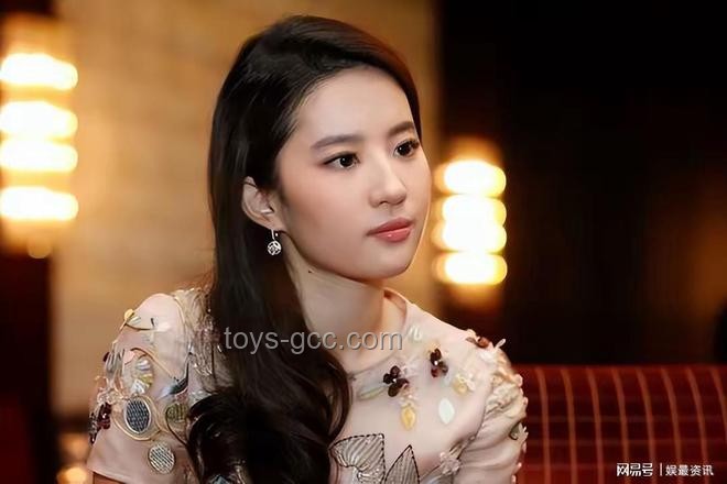 劉亦菲萬茜白玉蘭合照引熱議，展現東方美學魅力